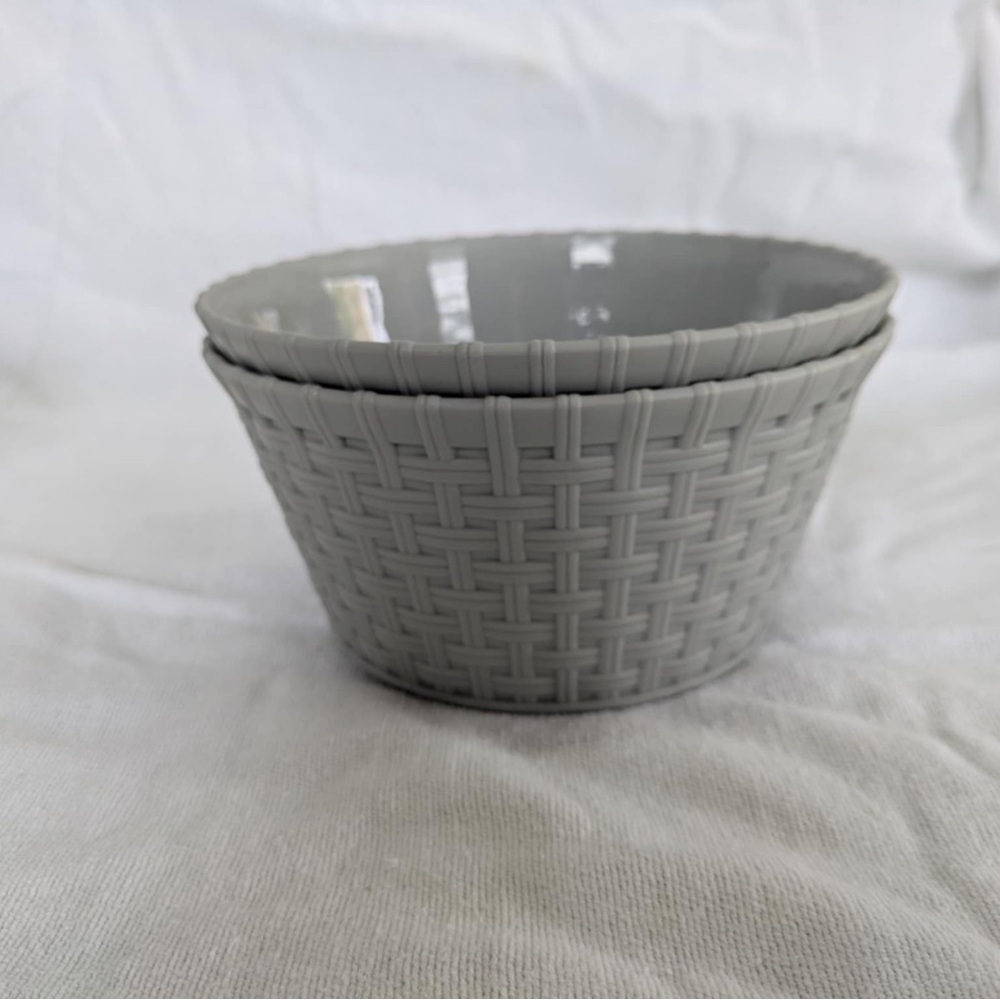 2pk 37oz Plastic Woven Baskets Gray - Bullseye's Playground NWT